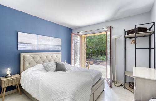 Gordes Otro | La Bastide des Acantins in Gordes with hotel service