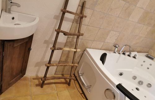 Salernes Cama Y Desayuno | La Bastide du Capelier - Chambres d'hôtes avec baignoire balnéothérapie - 3 étoiles