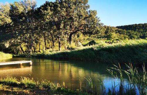 Salernes Apartamento | La Bastide du Capelier - Gîte pour 4 personnes avec baignoire balnéothérapie