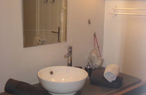 Nyons Cama Y Desayuno | La Belle Etoile, a private room of 35 m² in an olive grove in Nyons