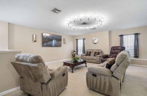 Vista East Casa | La Belle Onyx Retreat Home