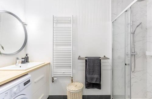 Begles Apartamento | LA BELLE ROSE - Appartement 4 personnes proche gare Bordeaux