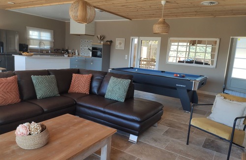 Mollans-sur-Ouveze Casa | Comfort and exceptional views of Mont Ventoux (sleeps 10)