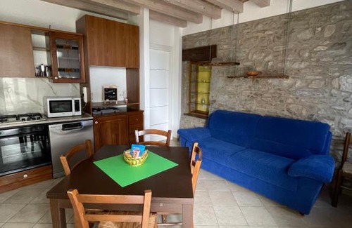 Serramazzoni Apartamento | Appartamento incantevole immerso nel verde