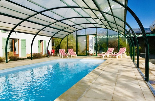 La Chapelle-Saint-Etienne Casa | Casa de campo, piscina climatizada durante todo el año, wifi gratuito, entorno rural y cerca de todo