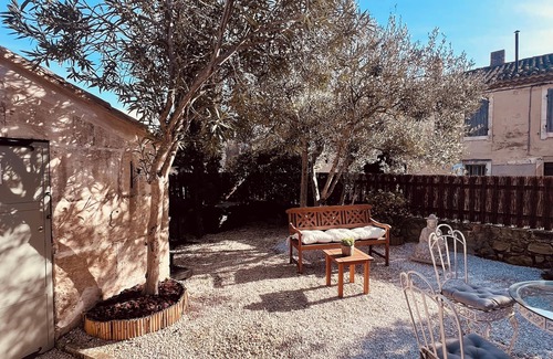 Mouries Casa | La Bohème 1 Mouries Centre, au Coeur des Alpilles : Cosy T2 Avec Jardin