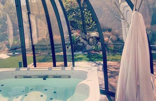 La Valentine Casa | La Bonne Etoile Marseille ! Hébergement romantique ! Jacuzzi et Piscine chauffée