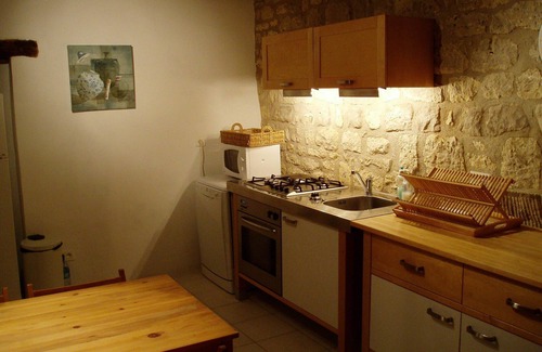 Livers-Cazelles Casa | La Bonnetie - Beautiful stone cottage with pool