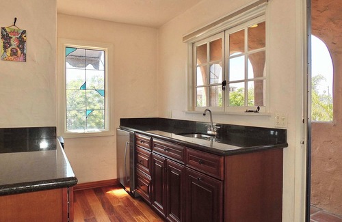 Belmont Shore Casa | La Brisa 1 Block From the Beach!