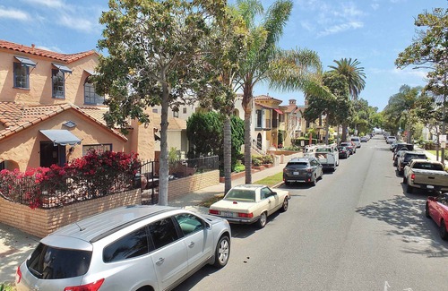 Belmont Shore Casa | La Brisa 1 Block From the Beach!