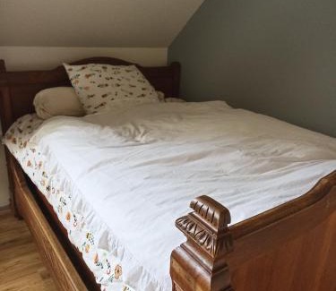 Treban Cama Y Desayuno | La Bruyère - B & B -