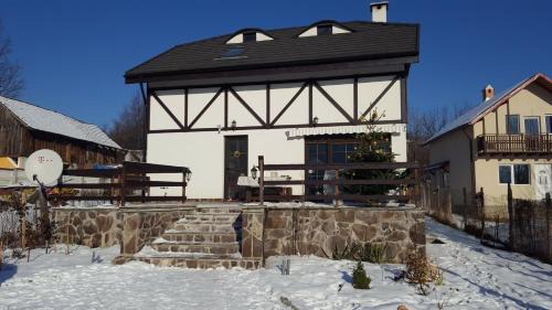 Cisnadioara Casa | La Bunica