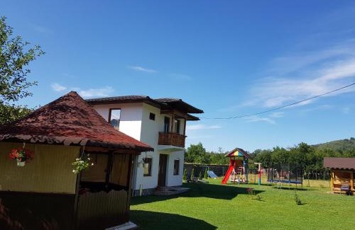 Polovragi Casa | La Bunicu
