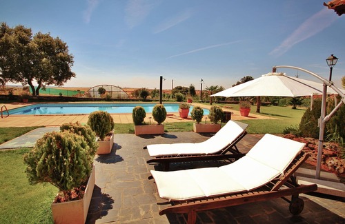 Ciruelos de Cervera Casa | La Calandria Villa, Ribera DUERO & RIOJA wine, 9BD, Piscina, Padel, BBQ