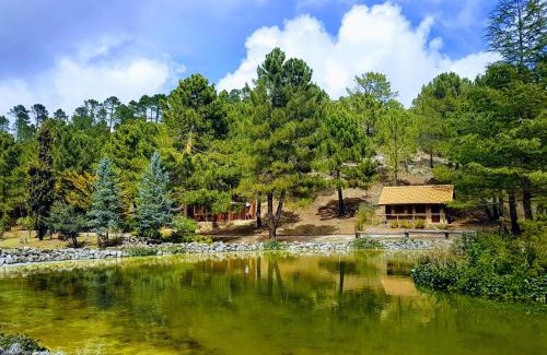 Riopar Chalet De Esquí | La cabaña del lago en ZAFIRO LAGUNAZO Parque Natural del Río Mundo