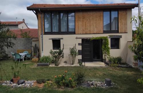 Genouillac Casa | La Cabane aux Hirondelles