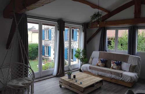Genouillac Casa | La Cabane aux Hirondelles