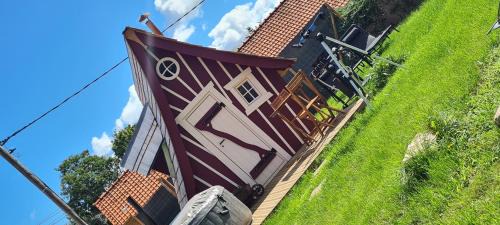 Ames Otro | La cabane féerique