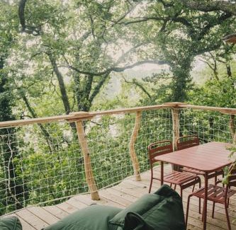 Coudures Otro | La Cabanoun, cabane perchée vue lac