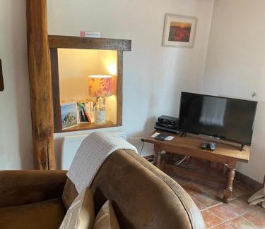 Saint-Hilaire-du-Harcouet Casa | La Cahudiere