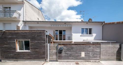 Montauban Casa | La cahute, Gîte avec jardin pour 15 personnes