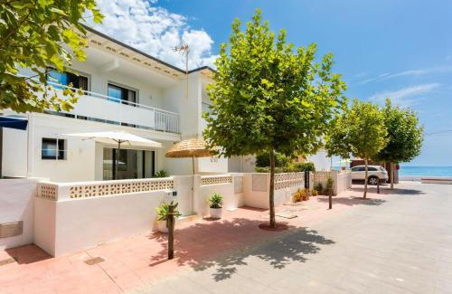 La Cala de Mijas Casa | La Cala Beach Home - beachfront few steps away from sandy beach