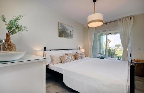 Mijas Apartamento | La Cala gorgeous 2 bedroom apartment with stunning gardens, pools and sea views