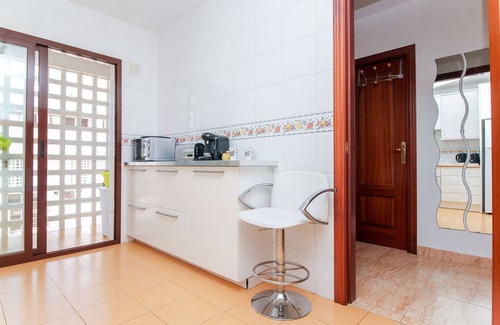 Mijas Chalet De Esquí | La Cala townhouse, beach 400 m, roof terrace, BBQ