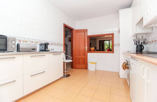 Mijas Chalet De Esquí | La Cala townhouse, beach 400 m, roof terrace, BBQ