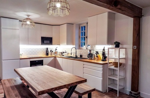 Triqueville Casa | La Campagne Normande Chic Avec Rivière et Tennis