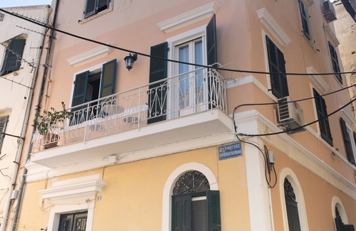 Old Town Apartamento | La Cantada - Renovated apartment in Corfu town