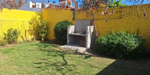 Villa Mercedes Casa | La casa, alquiler temporario - casa completa con cochera y patio- parrilla