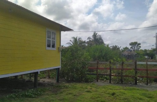 Paso Nuevo Casa | La Casa Amarilla (Sobre las playas del mar Caribe)