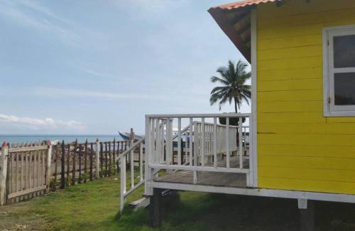 Paso Nuevo Casa | La Casa Amarilla (Sobre las playas del mar Caribe)