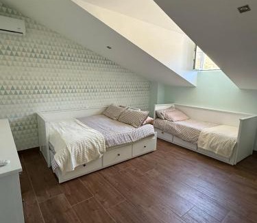 El Barraco Casa | La casa amarilla