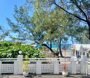Binuclutan Casa | La Casa Blanca Binoclutan