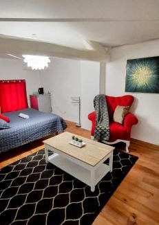 Janneyrias Casa | La Casa Blanca