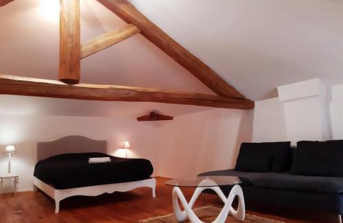 Janneyrias Casa | La Casa Blanca