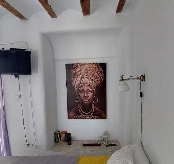 Martos Casa | La Casa Character
