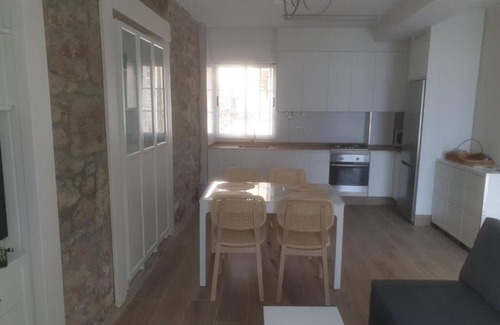 Fisterra Apartamento | La Casa de Ana está ubicada en una antigua fábrica de salazón del año1805