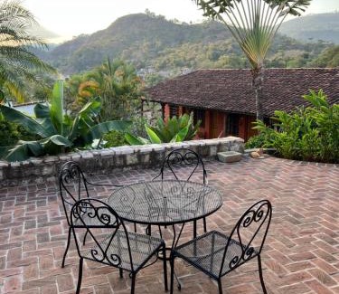 Copan Ruinas Cama Y Desayuno | La Casa de Cafe Bed and Breakfast