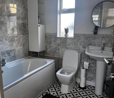 Splott Casa | La Casa de Class - Luxury & Comfort