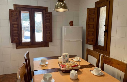 Madarcos Casa | La Casa de la Maestra 1 es casa encantadora, típica de pueblo, de decoración cálida y acogedora.