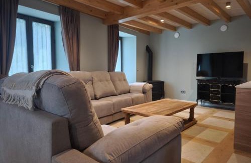 Panes Casa | La Casa de La Villa by Casas de Los Picos