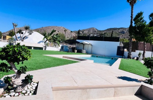 Orihuela Chalet De Esquí | La casa de Madera de VillaFátima