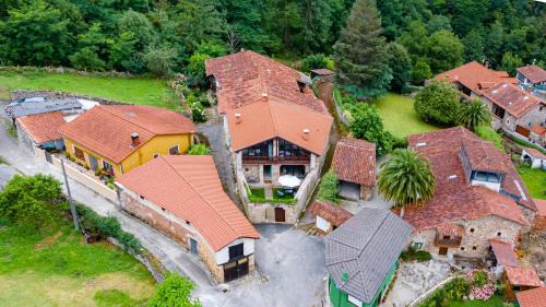 Herrera de Ibio Casa | La Casa de Piedra