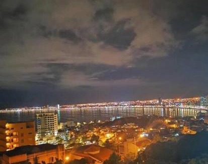 Balcones de Loma Linda Casa | La casa del cerro con vista al oceano pacifico