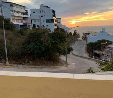 Balcones de Loma Linda Casa | La casa del cerro con vista al oceano pacifico