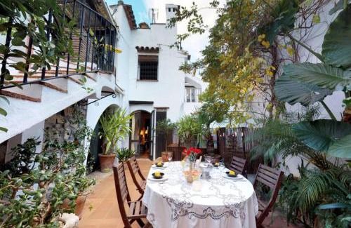 Jimena de la Frontera Casa | La casa del piano - Beautiful 18th century house with courtyard & pool