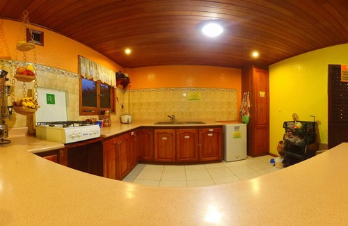Banos de Agua Santa Cama Y Desayuno | La Casa del Molino Blanco B&B